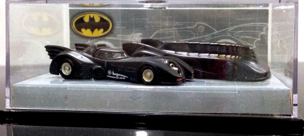 BATMAN: BATMOBILE & SHIELDS 1989 - HOT WHEELS (NO OUTER CARDBOARD BOX-LIGHT WEAR) For Discount